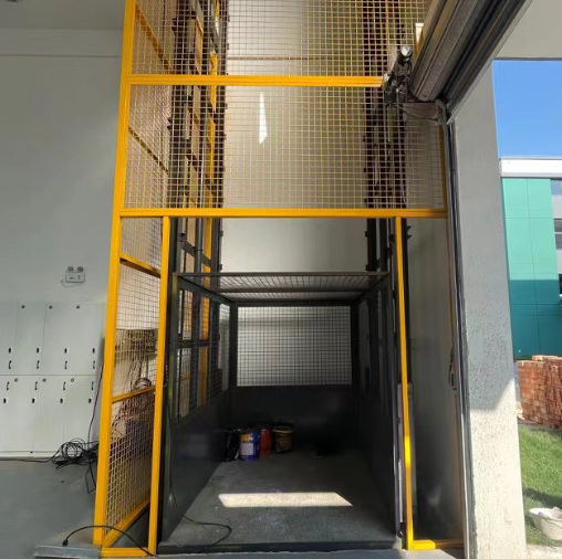 绵阳导轨式升降机助力物流园破解运输难题